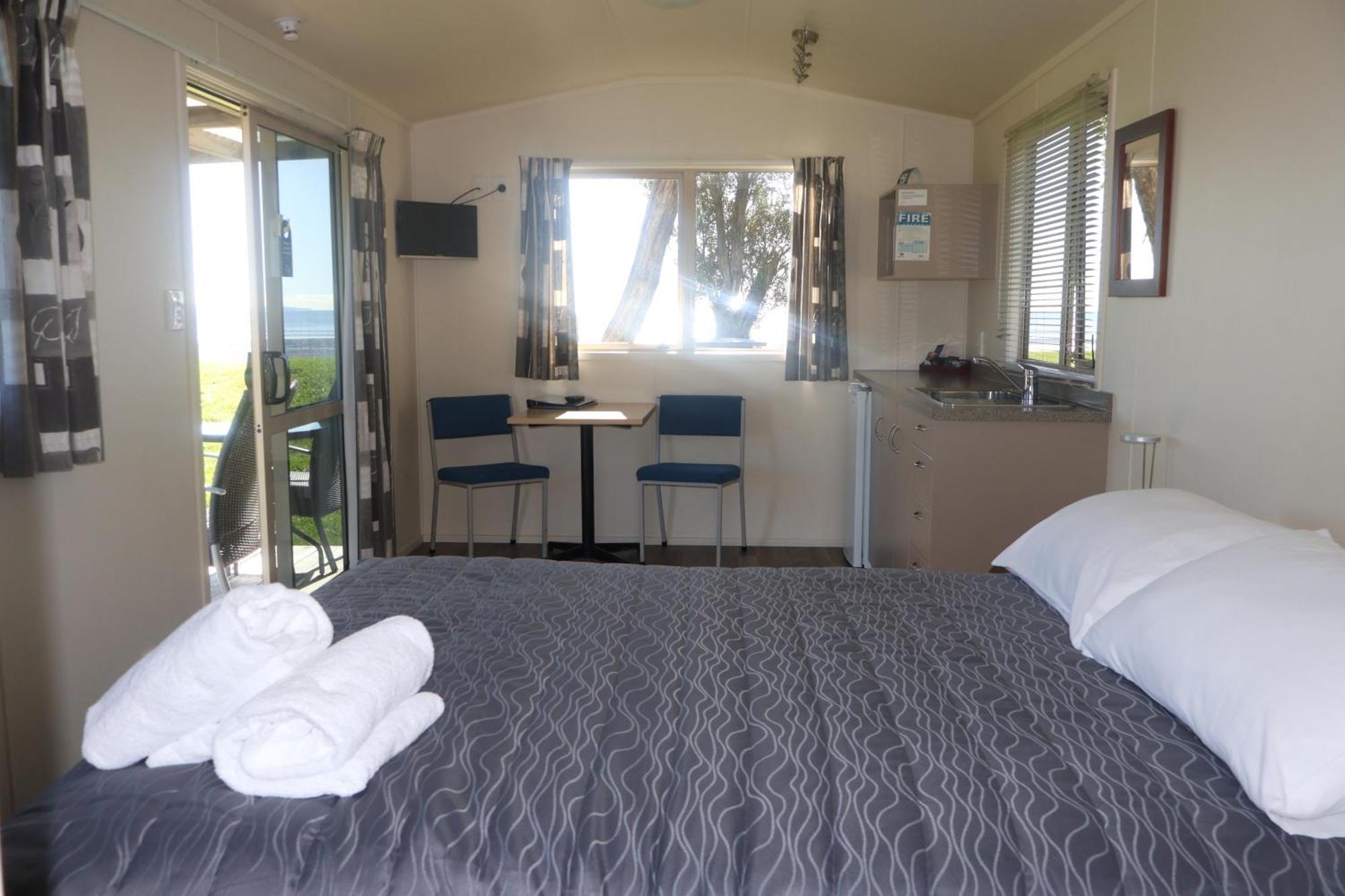 Pohara Beach Top 10 Holiday Park Exterior photo